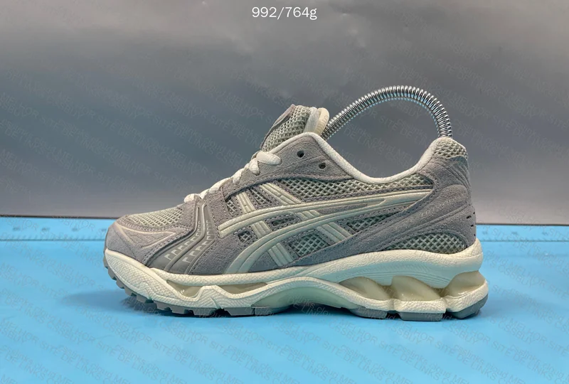 Asics Kayano 14