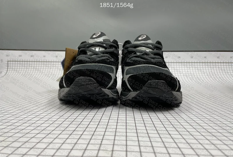 asics mistery box shark bredeer