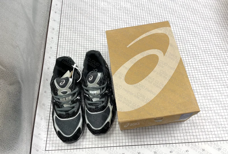 asics mistery box shark bredeer 4