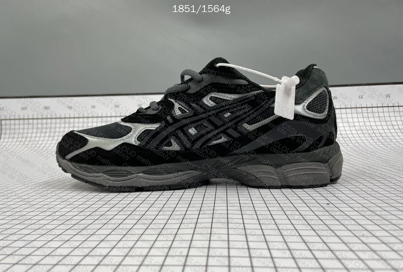 asics mistery box shark bredeer 8