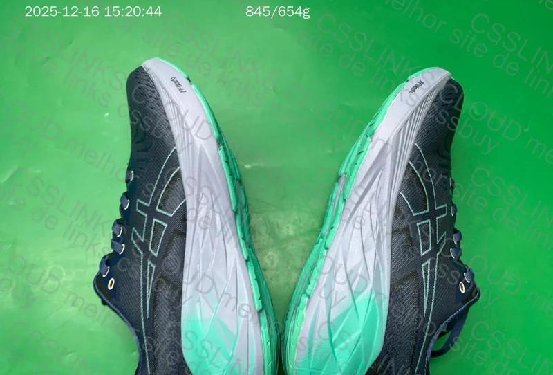 Asics Novablast 4 6