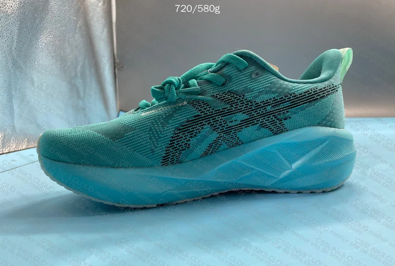 ASICS Novablast 5 6