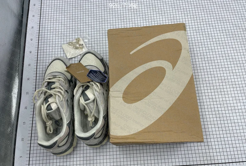 ASICS NYC - BLINDBOX 10