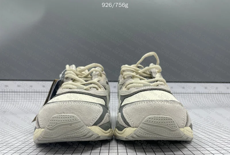 ASICS NYC - BLINDBOX 2