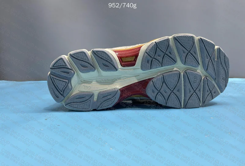 Asics NYC gel 4