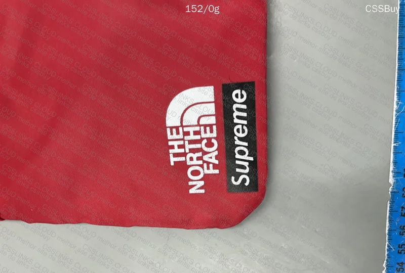 bag supreme x TNF 4