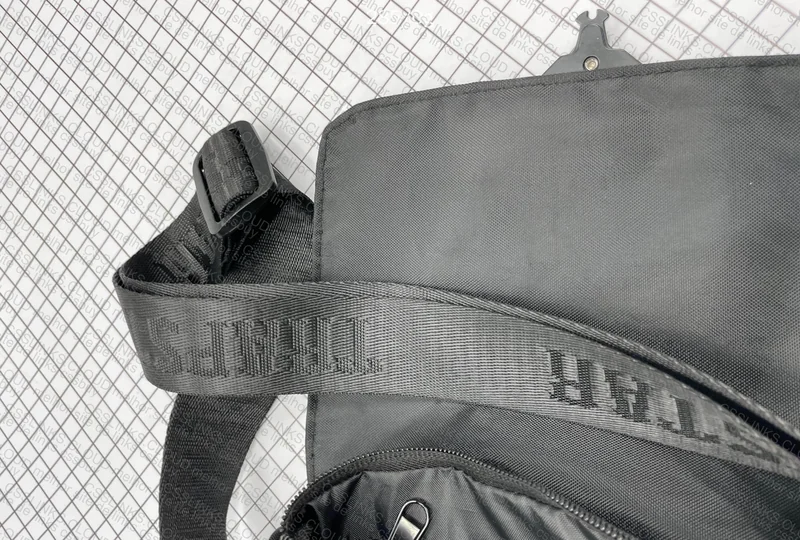 Trapstar Bag 26¥ Black with Reflective Logo 4