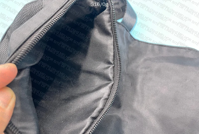 Bag Trapstar logo refletiva 4