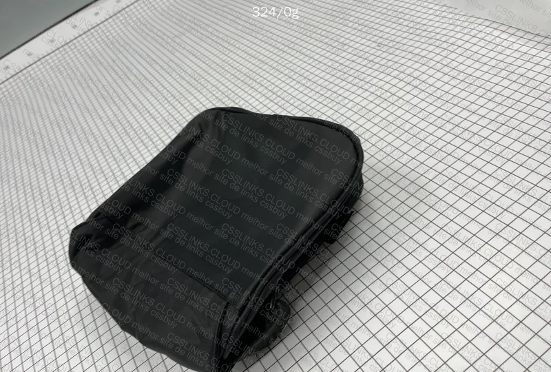 Trapstar Messenger Bag 1.0 (Sale Goat) 3