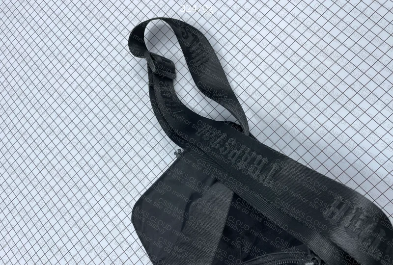 Trapstar Messenger Bag 1.0 (Sale Goat) 5