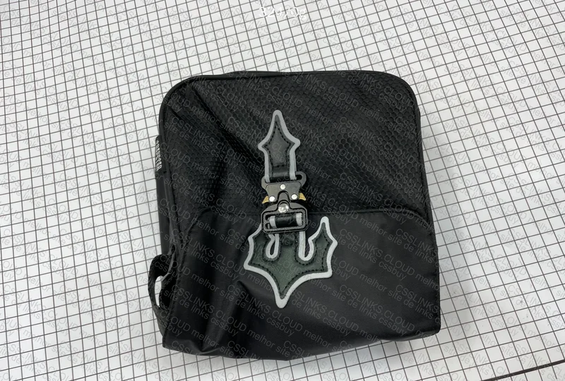 Trapstar Messenger Bag 1.0 (Sale Goat) 7