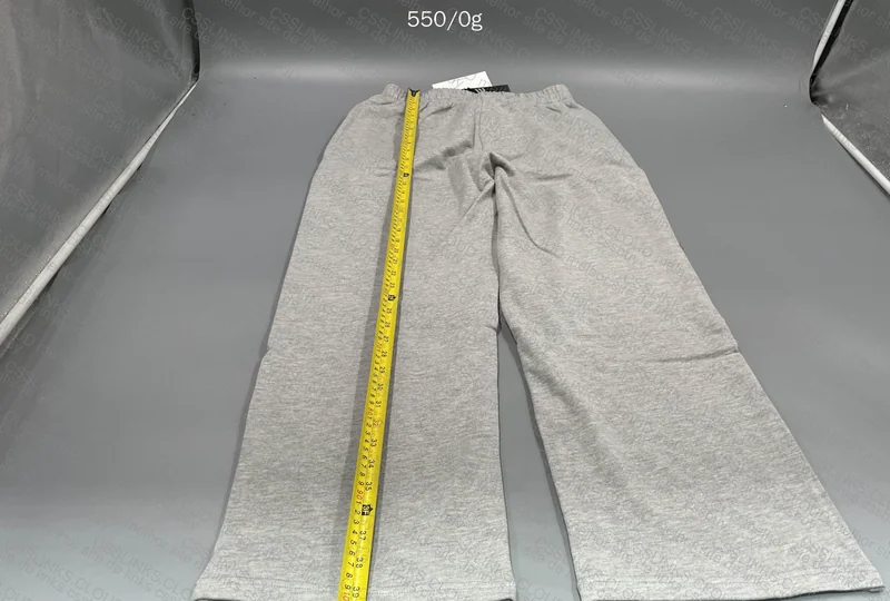baggy sweatpants
