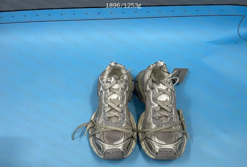 Balenciaga 3xl EggShell