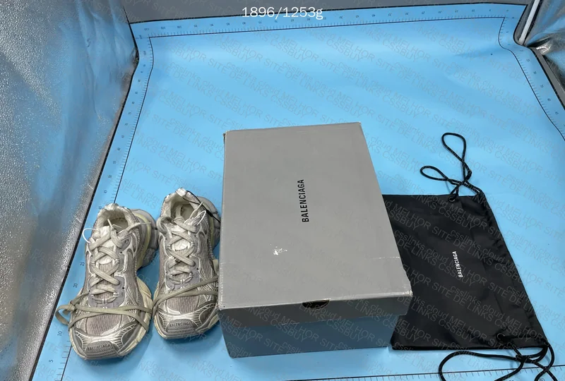 Balenciaga 3xl EggShell 3