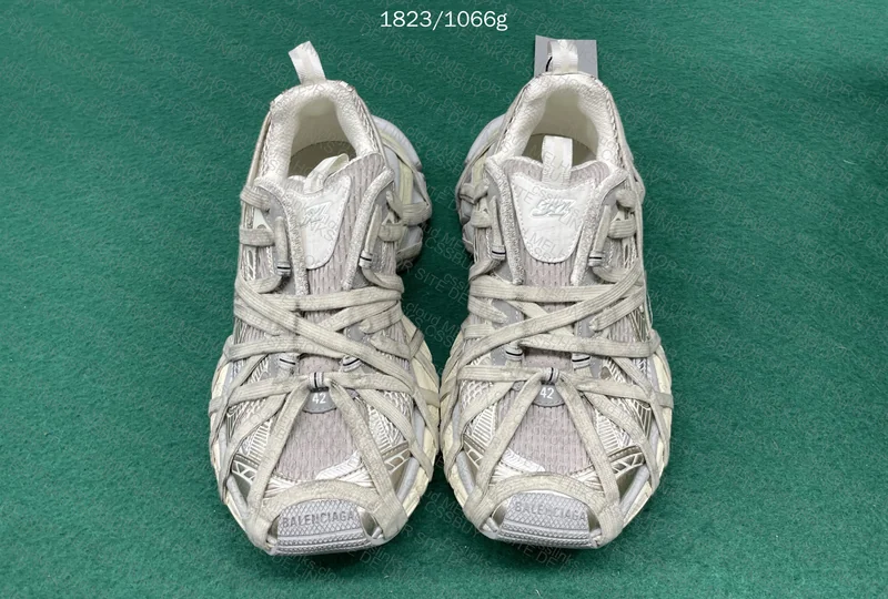 Balenciaga 3xl extremelace eggshell