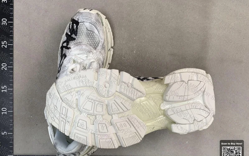 Balenciaga Runner Graffiti 3
