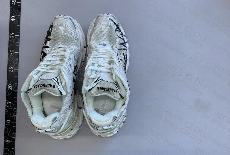Balenciaga Runner Graffiti 3