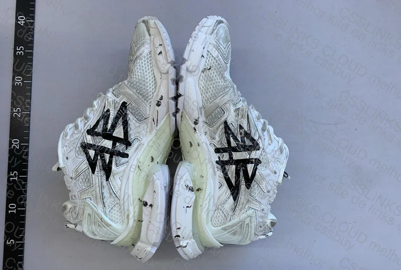 Balenciaga Runner Graffiti 5