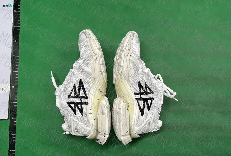 Balenciaga Runner Graffiti White Batch XA 4