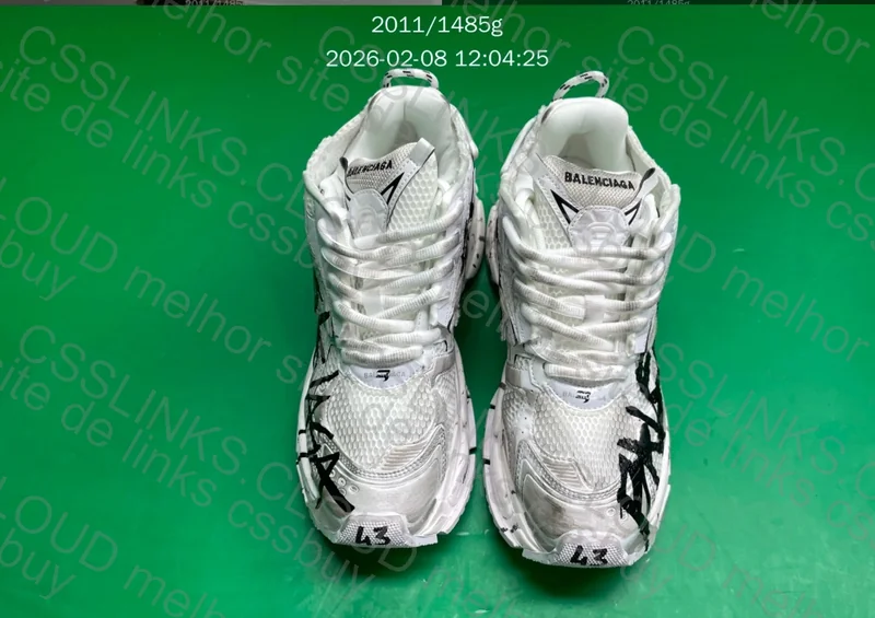 Balenciaga runner grafitti 4