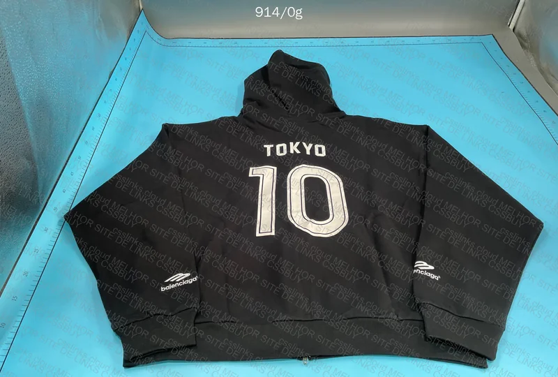 BALENCIAGA SOCCER ZIP UP 8
