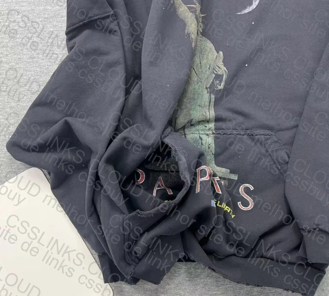 Balenciaga Statue of Liberty 4