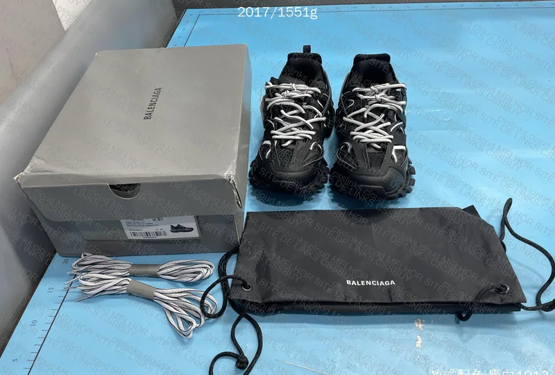 Balenciaga track 6