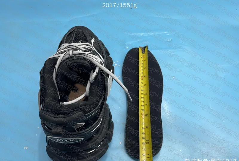 Balenciaga track 7