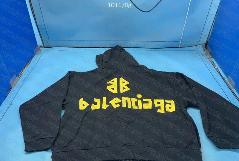 Balenciaga Zip Up Hoodie 3