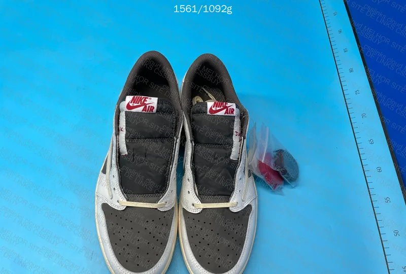 Barb 3.0 Batch Air Jordan Travis Scott reverse mocha 9