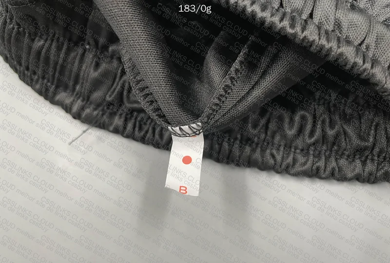 Bermuda 18¥ 3