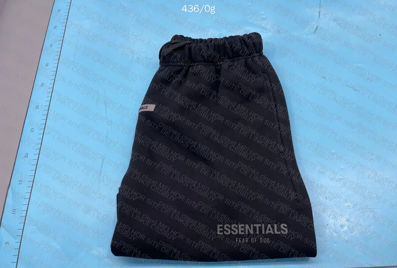 Essencials Shorts