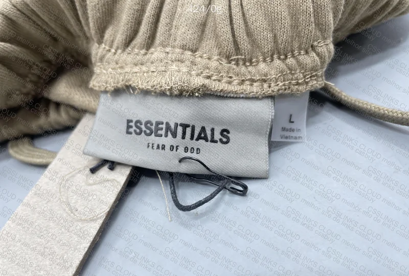 Essentials Bermuda
