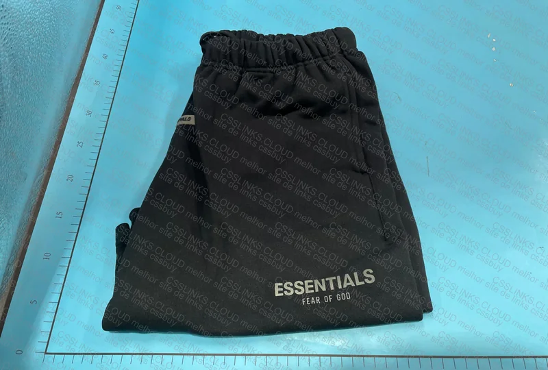 Essentials Shorts