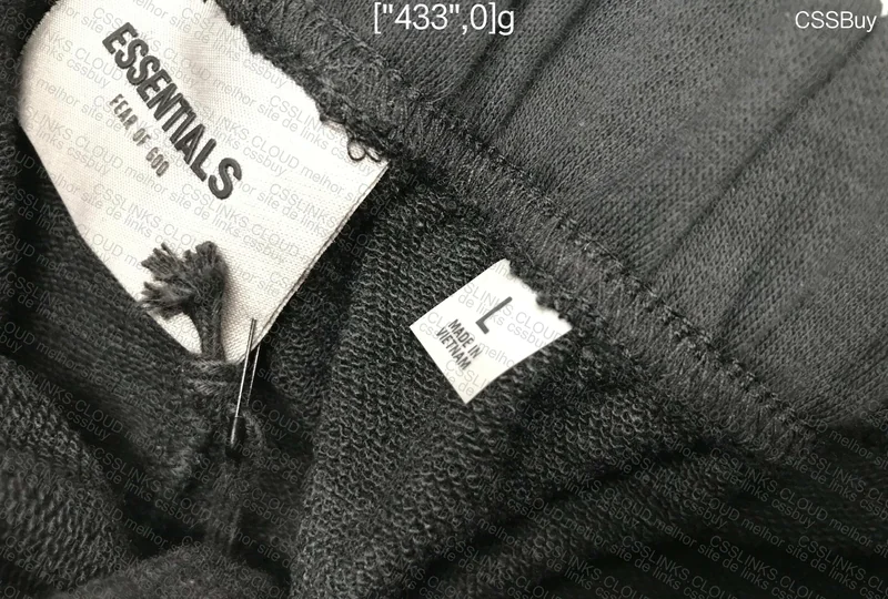 Essentials Shorts FOG 4