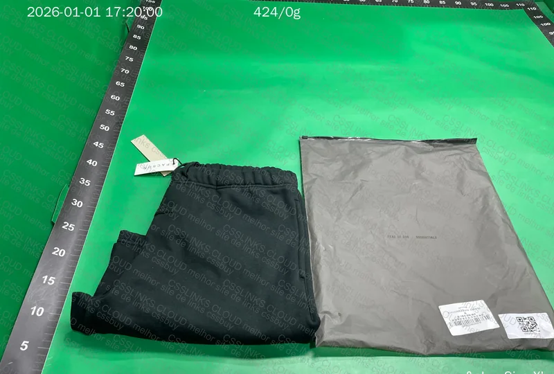 Essentials Shorts FOG 2