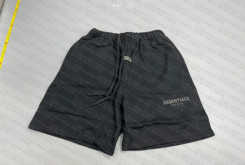 Essentials Bermuda - Size M - 50Y 2