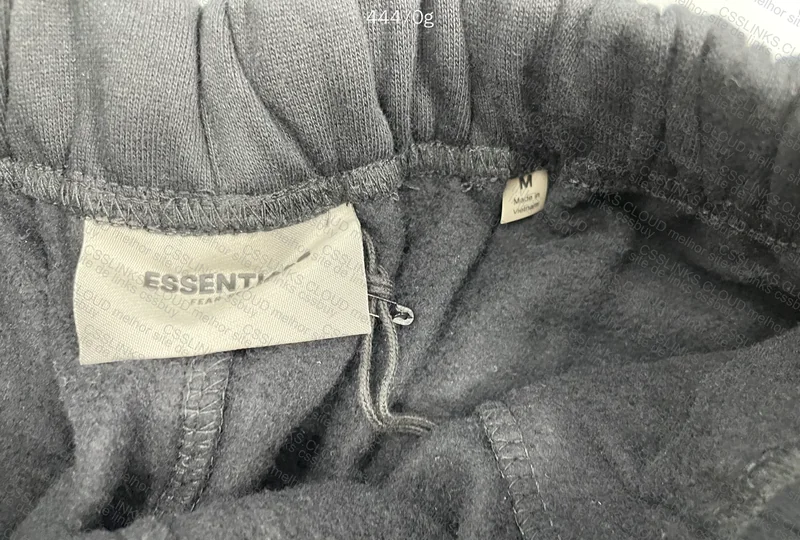 Essentials Bermuda - Size M - 50Y 3