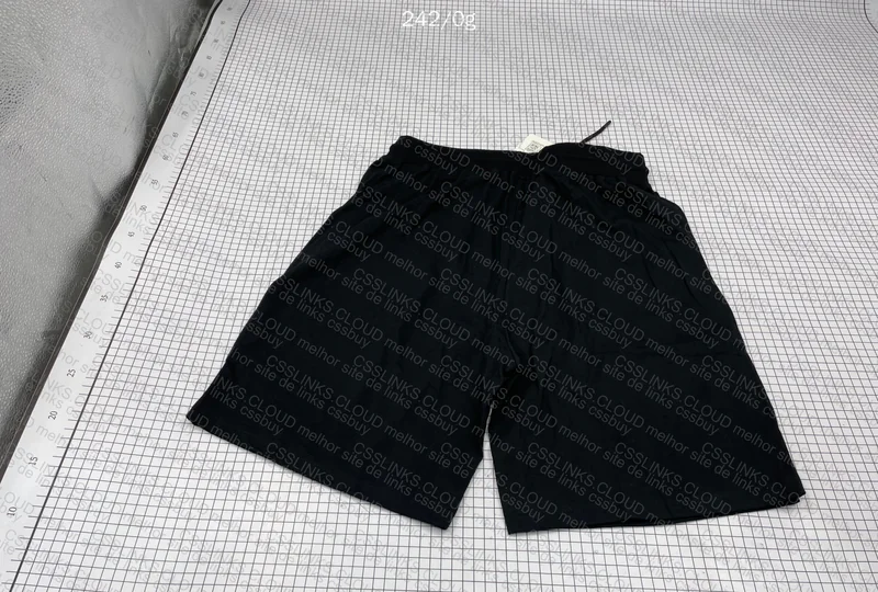 New Balance Sweatshorts 4