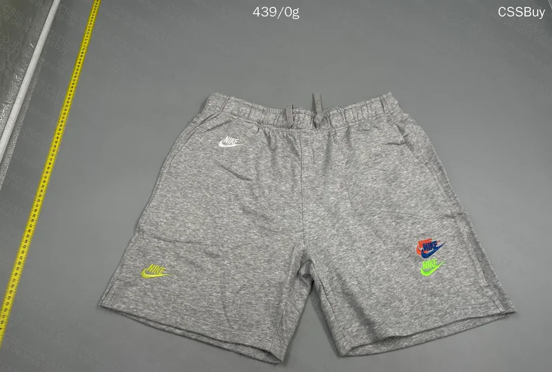 Nike Sportswear Essential+ Shorts 4