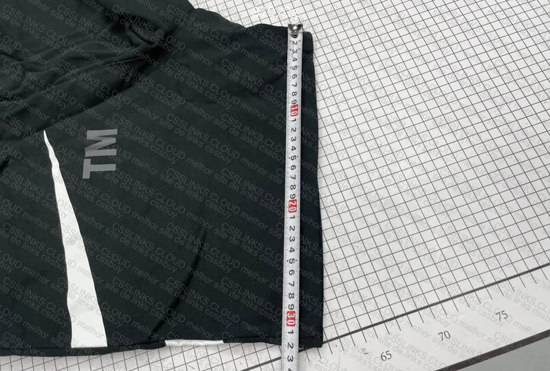 Nike TM Shorts (with measurements) 9