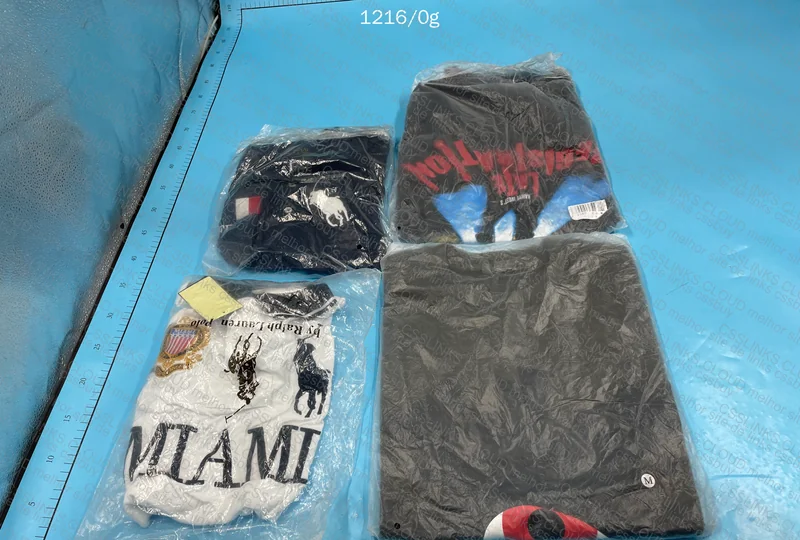 Blind Box 4 T-Shirts 4