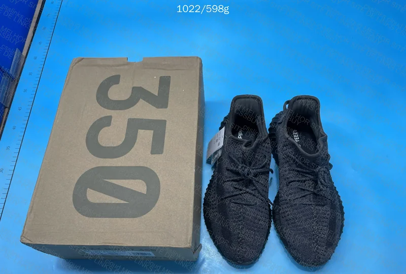 Blind box - Adidas Yeezy Boost 350 V2 Static Black (Reflective) 7
