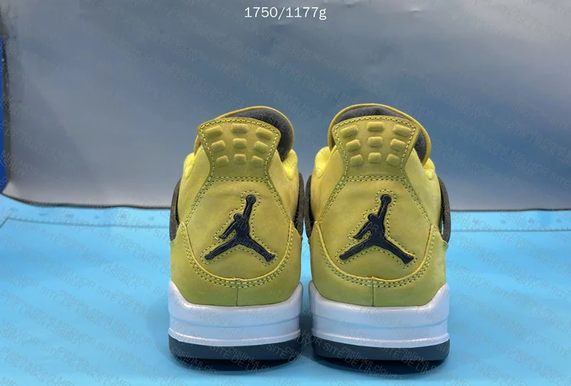 Blind Box - Air Jordan 4 Lightning 3