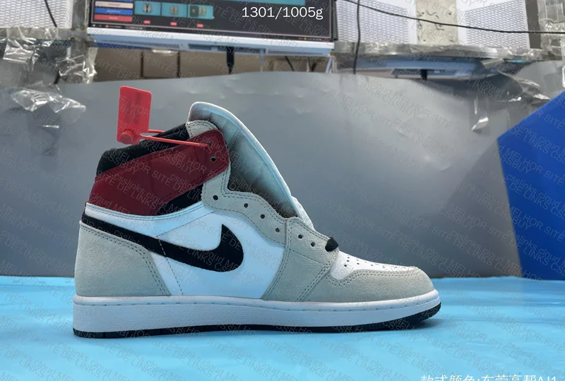 Blind Box Jordan 1 High 3