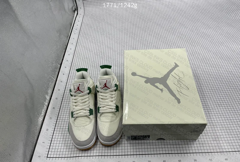 Blind Box | Jordan 4 Pine Green 5