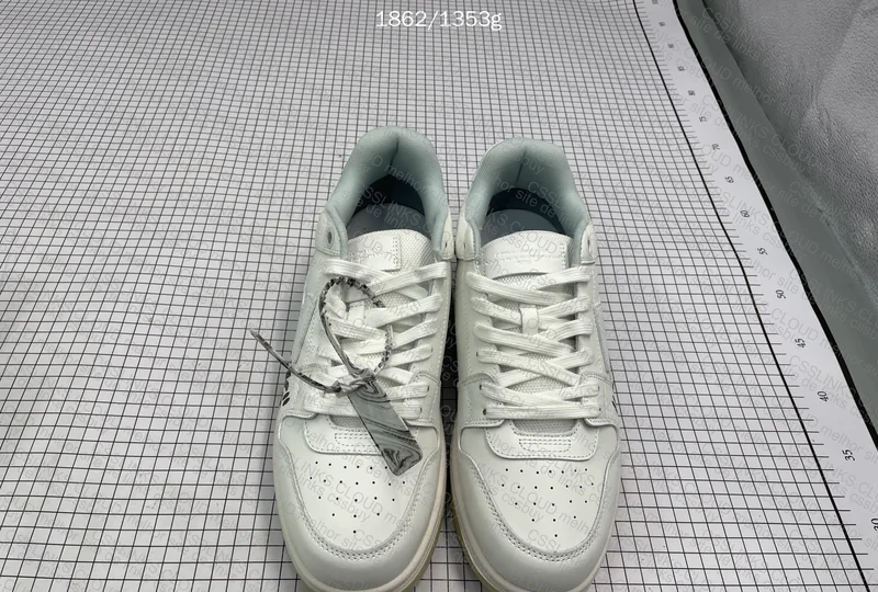BLIND BOX OFF WHITE JMDY 3