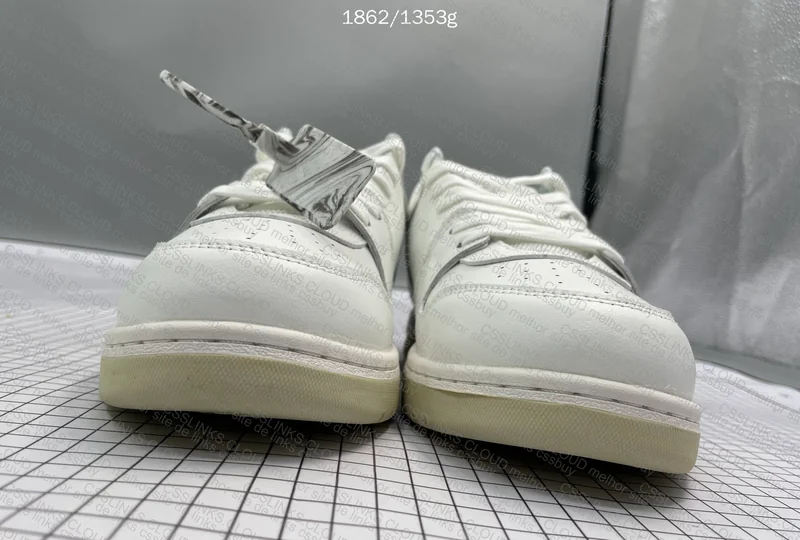 BLIND BOX OFF WHITE JMDY 4