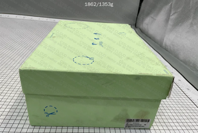 BLIND BOX OFF WHITE JMDY 5