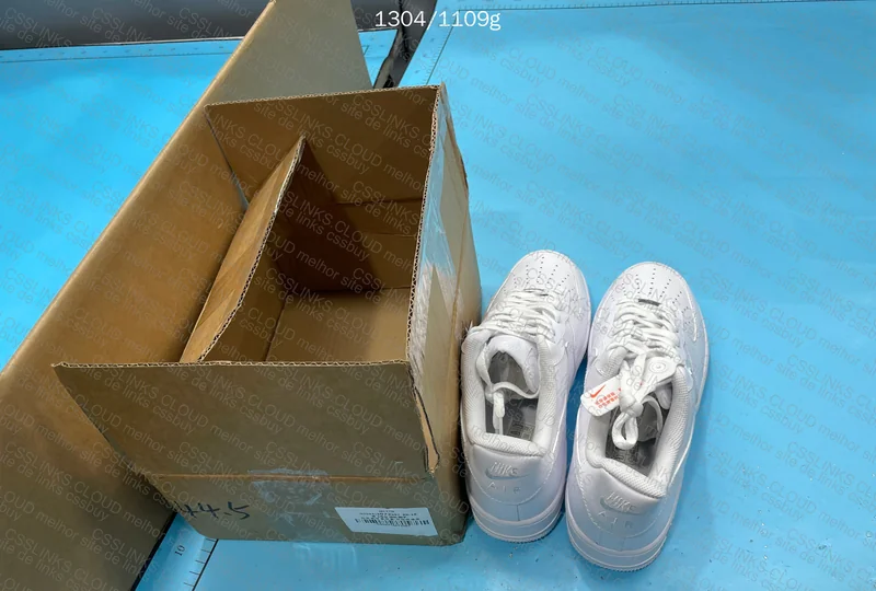 Blind Box Sneakers / White AF1 (Random) 3